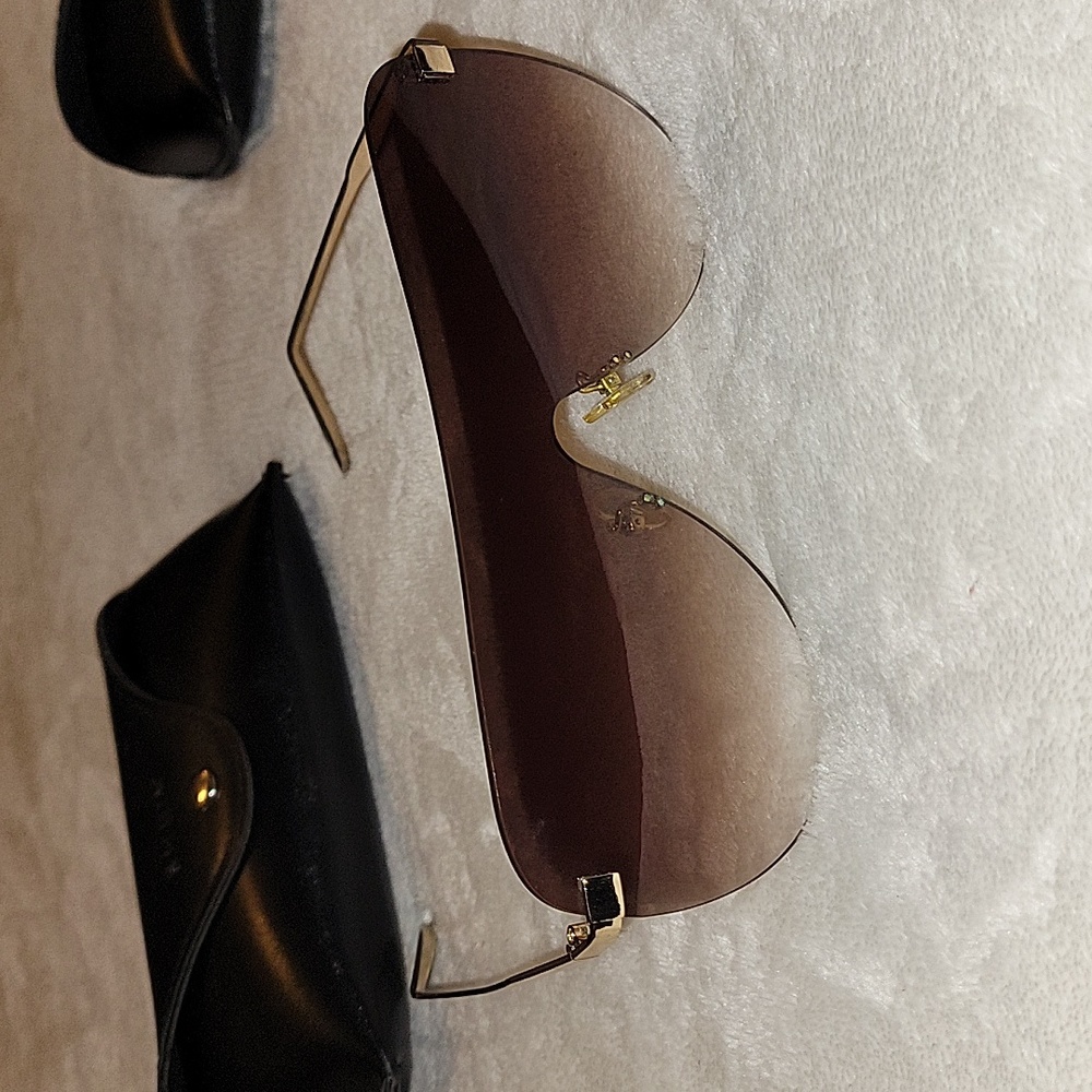 2 pairs of sunglasses for 1 price SHEIN slightly Used good condition π - Picture 2 of 3